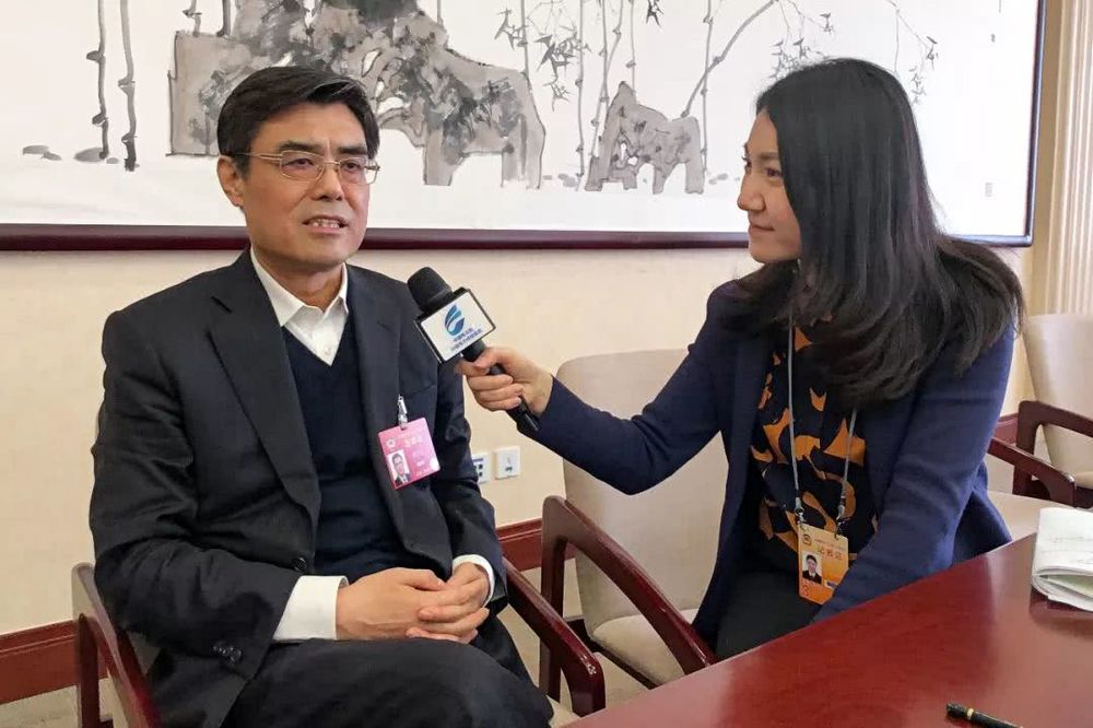 當(dāng)好能源轉(zhuǎn)型與清潔發(fā)展排頭兵——訪全國政協(xié)委員，中國華能集團(tuán)有限公司董事長、黨組書記舒印彪