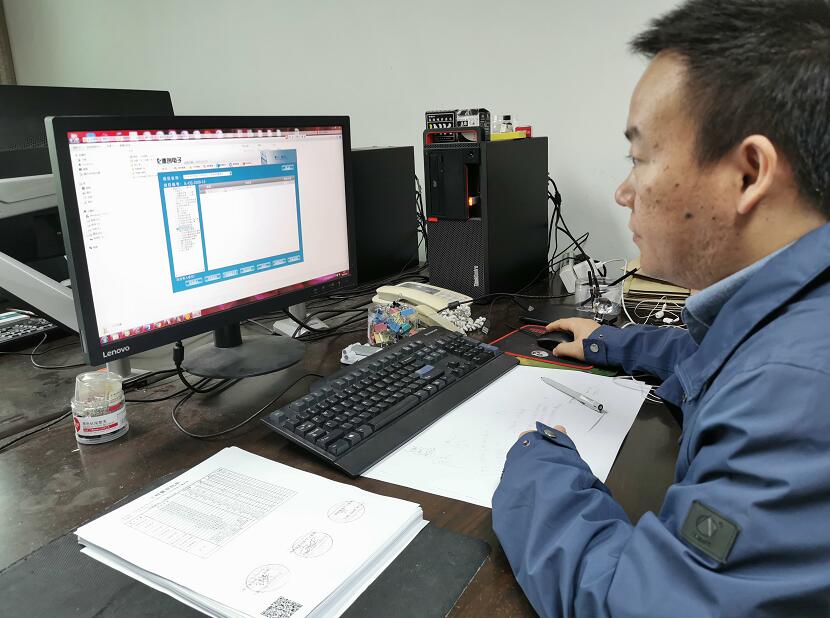“穿搭”二維碼，浙江慈溪市供電公司工程檔案數(shù)字化，讓資料“動”起來
