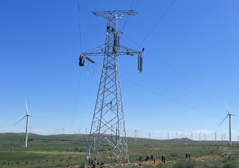 220千伏海春線、中海油化德風電場35千伏集電線路順利改造完成