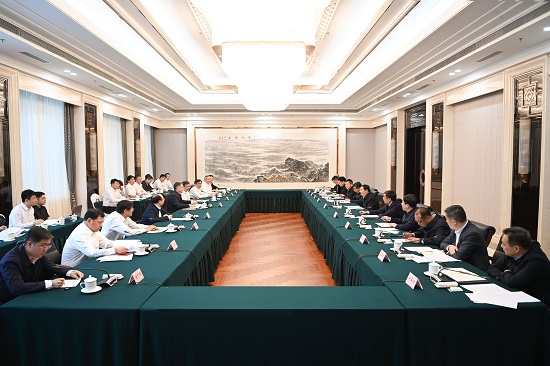 華能集團(tuán)溫樞剛、鄧建玲拜會(huì)遼寧省委書(shū)記郝鵬