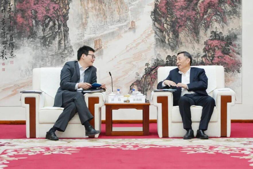 中國(guó)能建黨委書記、董事長(zhǎng)宋海良與上海電氣集團(tuán)黨委書記、董事長(zhǎng)吳磊會(huì)談