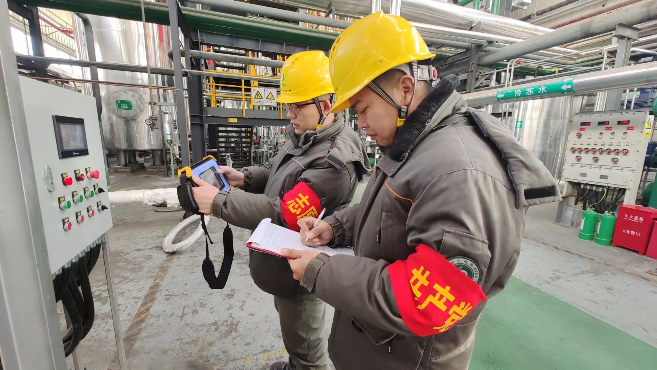 康巴什供電公司：春節(jié)保供電，我們?cè)谛袆?dòng)