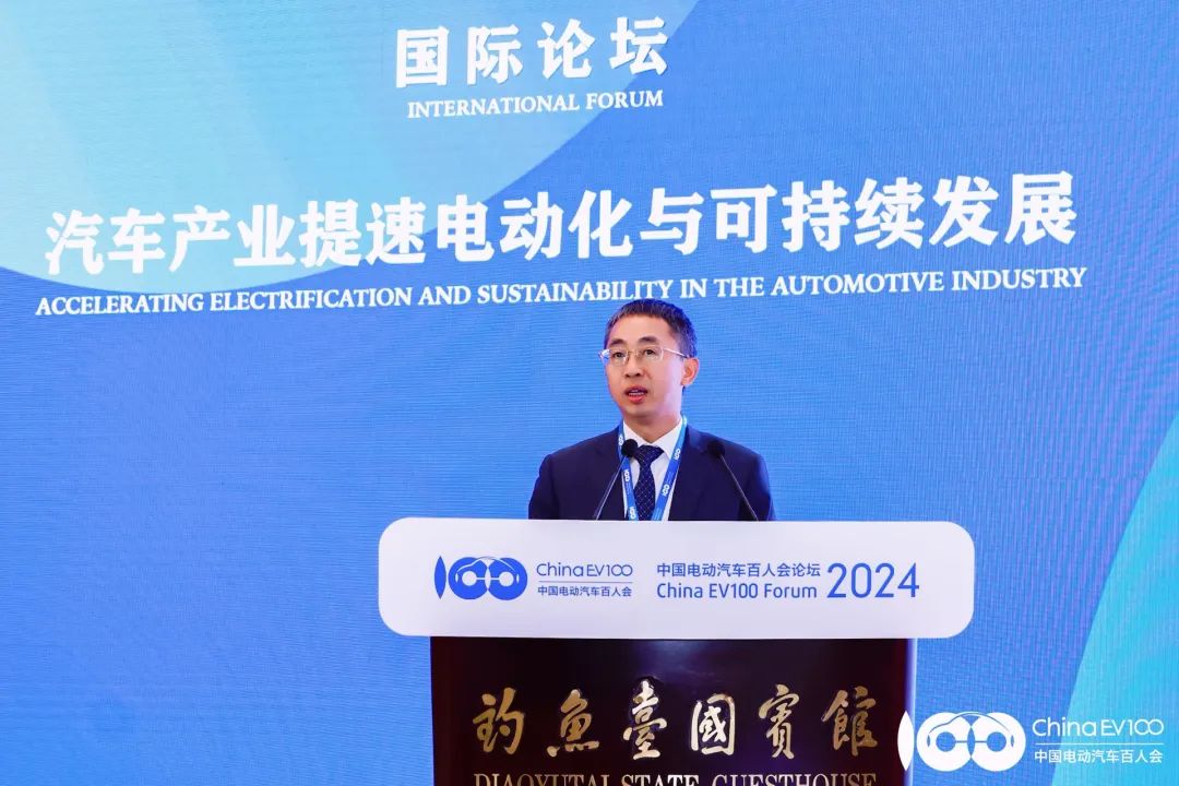 華為侯金龍：加速以超快充為主的充電基礎設施建設，提升用戶體驗，促進電動汽車消費與普及