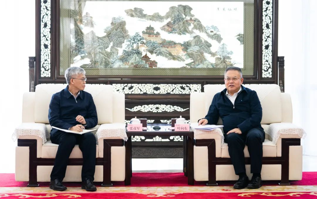 華電集團(tuán)黨組副書(shū)記、董事、總經(jīng)理葉向東會(huì)見(jiàn)東方電氣董事、總經(jīng)理、黨組副書(shū)記張彥軍