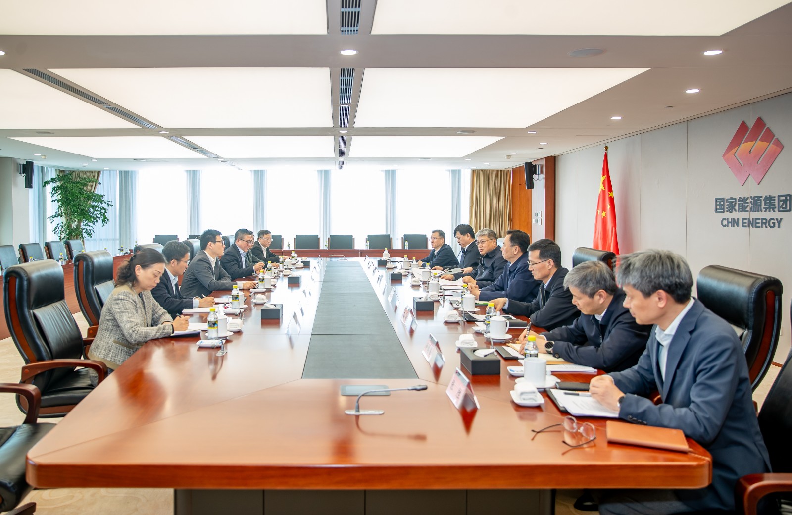 國家能源集團(tuán)黨組書記、董事長劉國躍會(huì)見上海電氣集團(tuán)黨委書記、董事長吳磊