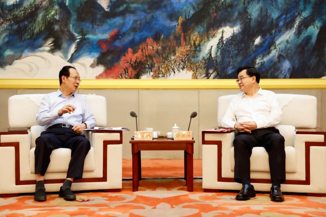中國(guó)電建黨委書記、董事長(zhǎng)丁焰章拜會(huì)甘肅省委書記胡昌升