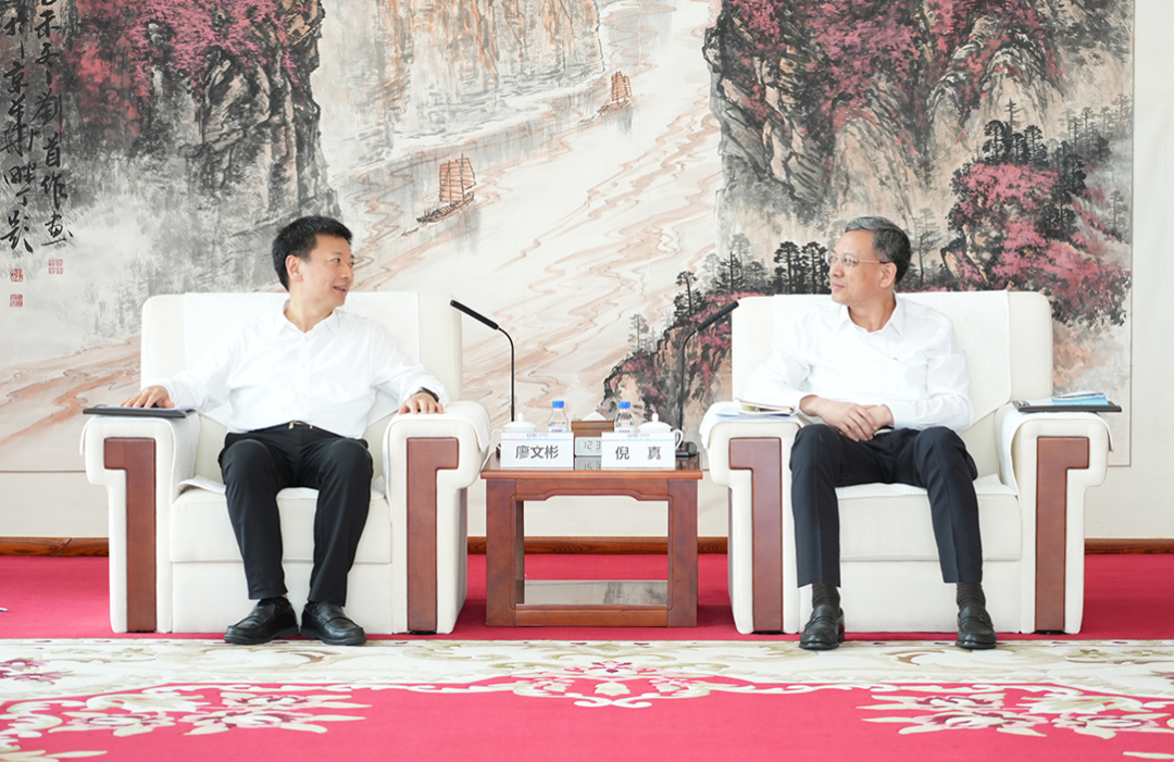 中國能建黨委副書記、總經(jīng)理倪真與宜賓市市長廖文彬會談