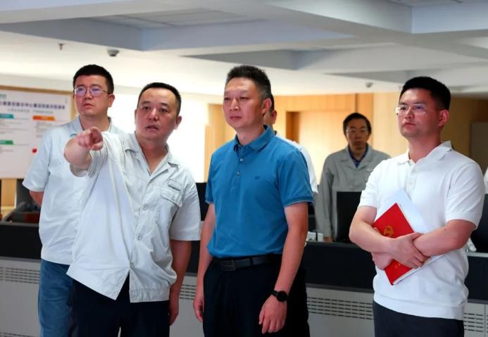 崇州市委副書記、市長饒程赴國網(wǎng)崇州供電公司調(diào)研高溫電力保供工作