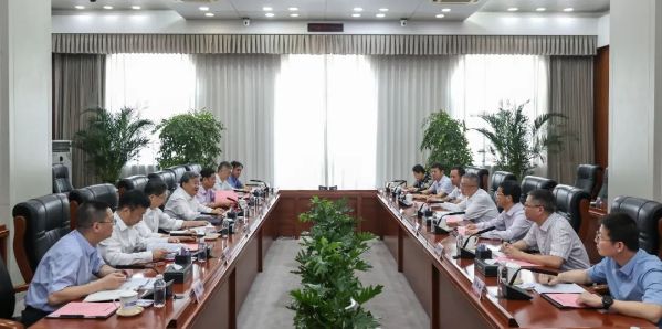 中核集團黨組書記、董事長余劍鋒會見山東大學(xué)黨委書記任友群一行