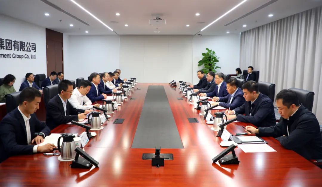 中國電氣裝備黨委書記、董事長李洪鳳會(huì)見濟(jì)南市委副書記、市長于海田