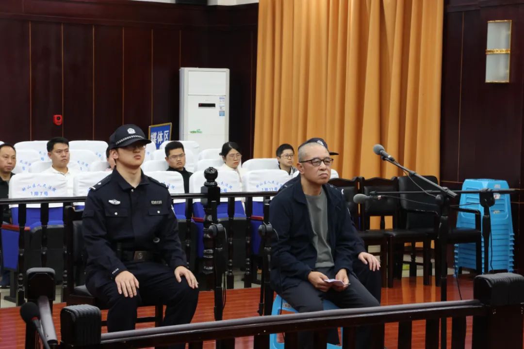 貴州電網(wǎng)原專職董事徐銘受賄、行賄案一審宣判