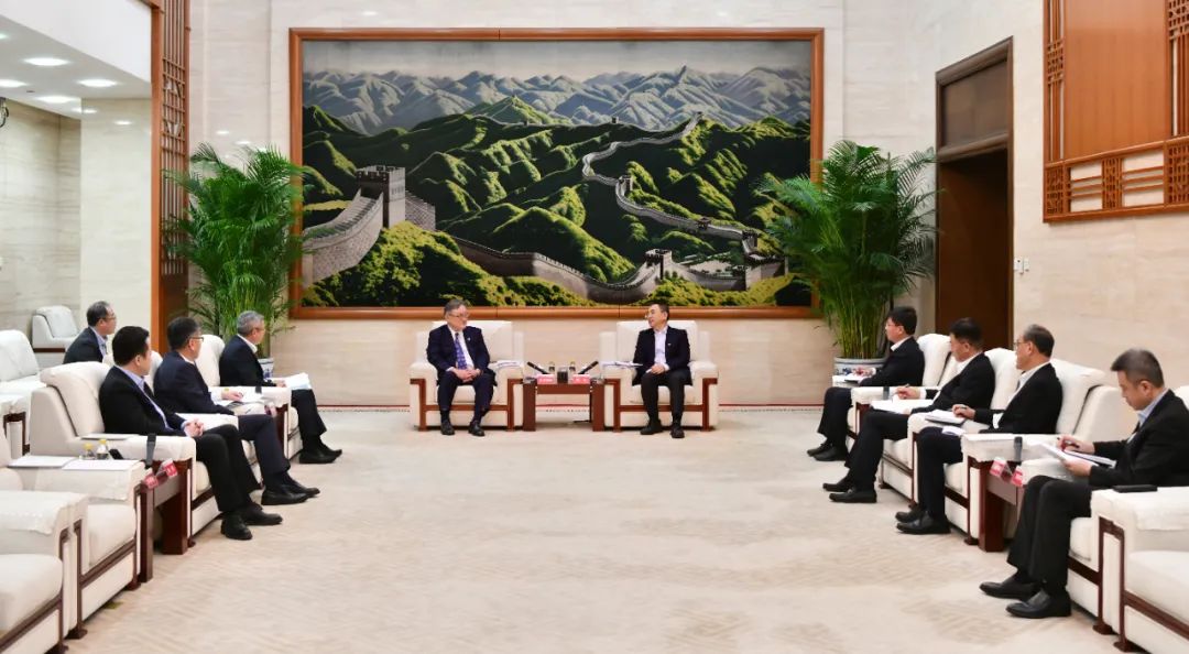 大唐集團(tuán)黨組書記、董事長鄒磊與日立制作所取締役會(huì)長東原敏昭會(huì)談