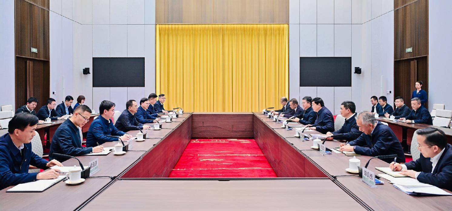中國大唐集團董事長鄒磊、總經(jīng)理張傳江與國家電網(wǎng)董事長張智剛、總經(jīng)理龐驍剛會談