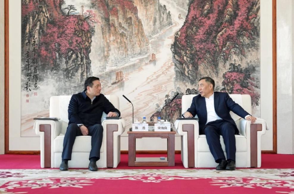 中國(guó)能建黨委書記、董事長(zhǎng)宋海良與湖州市委書記陳浩會(huì)談