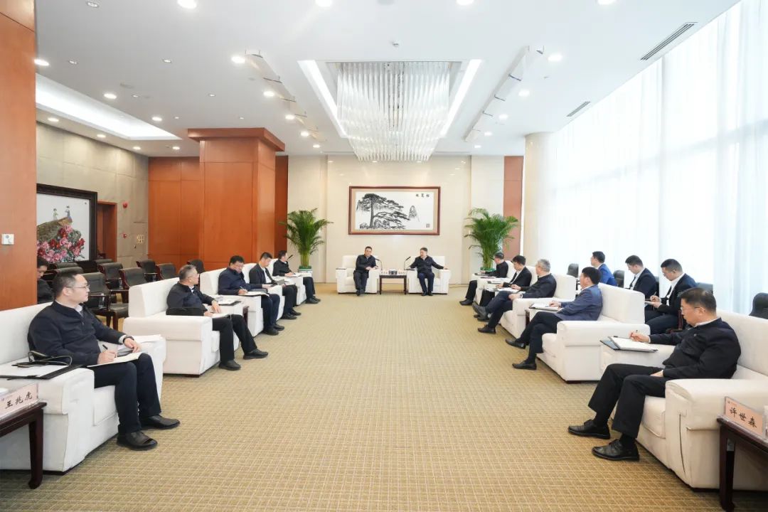 華能集團(tuán)董事長(zhǎng)溫樞剛、總經(jīng)理張文峰會(huì)見哈電集團(tuán)董事長(zhǎng)曹志安、總經(jīng)理黃偉